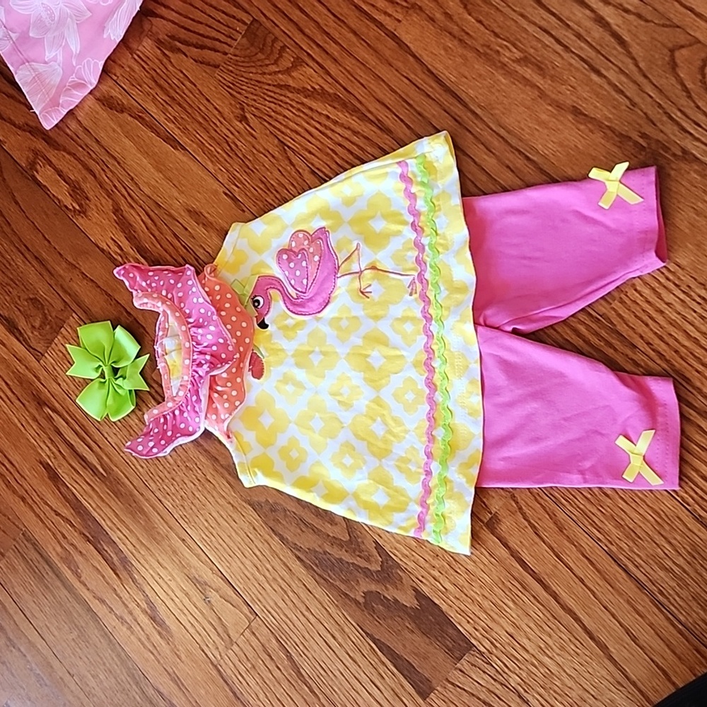 Nannette 3-6  month flamingo outfit with hair bow clip.